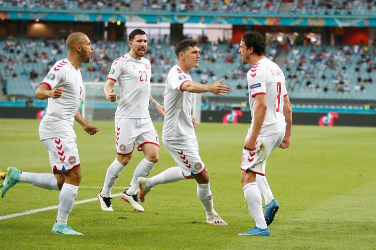 Thomas Delaney (til højre) tog toppen af de værste bekymringer med sit hovedstødsmål efter fem minutter. Foto: Finn Frandsen/POLFOTO