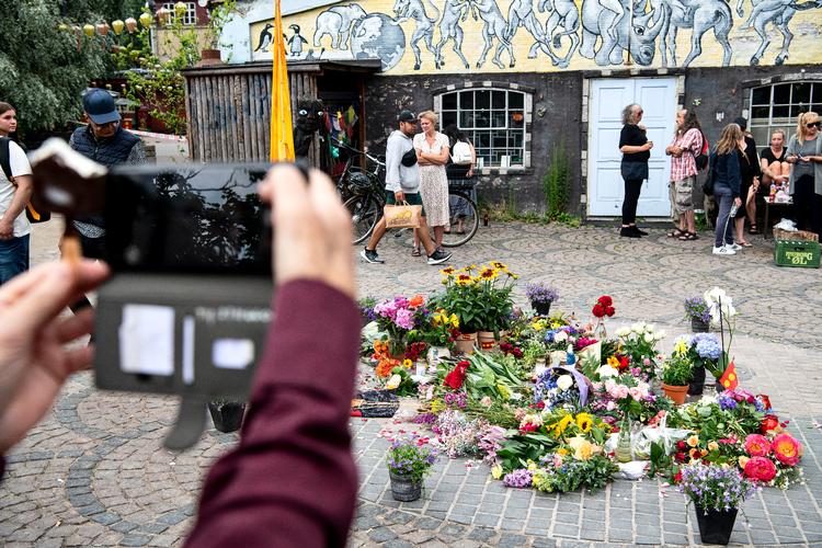 En 22-årig mand, opvokset på Christiania, blev skudt og dræbt natten til lørdag. En 31-årig mand blev såret. Muligvis stak en eller flere gerningsmænd af på stjålen knallert efter skyderiet. Foto: Nils Meilvang/Ritzau Scanpix