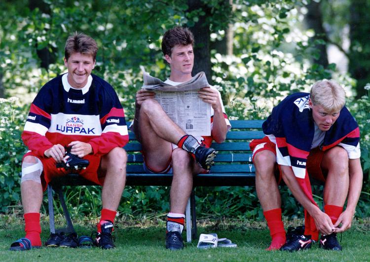Henrik Larsen (th) blev topscorer, da Danmark i 1992 tog fusen på alle og vandt EM. Foto: Finn Frandsen/POLFOTO