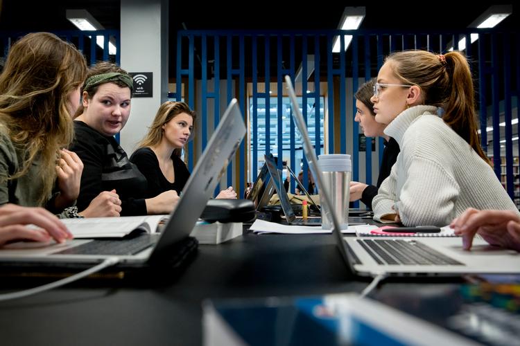 2021 blev ikke et nyt rekordår, hvad antallet af ansøgere til studiepladser angår, men det blev stadig højt. Foto: Mads Nissen/POLFOTO