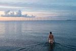 Få lidt Capri-feeling ved Amager Strand, og hop på hovedet i vandet. Foto: Andreas Merrald/POLFOTO