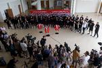 Det danske landshold ankom torsdag eftermiddag med fly til Københavns lufthavn. Efterfølgende holdt de pressemøde, inden de mødte deres familier. Foto: Peter Hove Olesen/POLFOTO