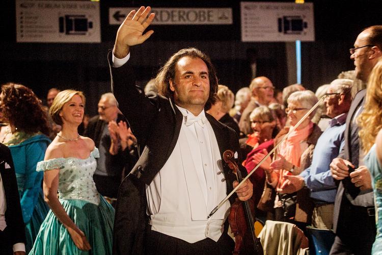 Den meget populære violinist og showmester André Rieus koncert fra Maastricht kan ses på DK4.   Foto: Stine Bidstrup/POLFOTO
