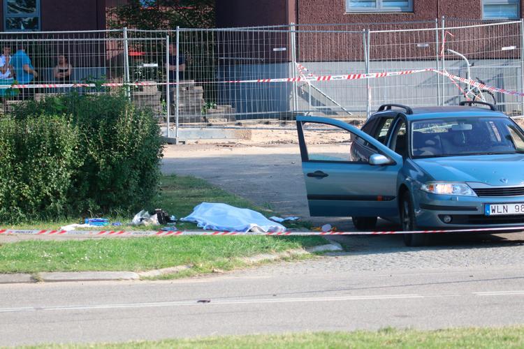 Bandemedlemmer fra Sverige kørte i den blå Renault til Herlev, hvor de dræbte to personer. Motivet er stadig ukendt.  Foto: Mathias Øgendal/Ritzau Scanpix