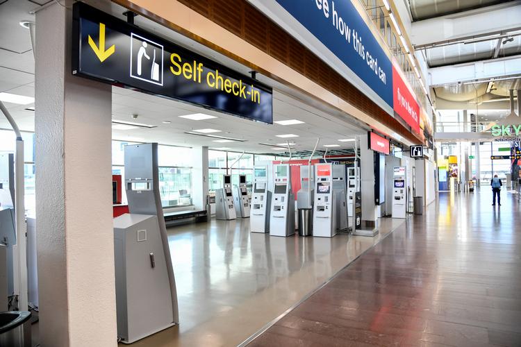 Arlanda Lufthavn 42 kilometer nord for den svenske hovedstad Stockholm. Både politi og ambulancefolk er på stedet. Foto: Tt News Agency/Ritzau Scanpix