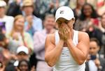 Ashleigh Barty var dybt rørt, da titlen lørdag var i hus, og med grand slam-triumfen konsoliderer hun sin førsteplads på verdensranglisten.   Foto: Toby Melville/Ritzau Scanpix