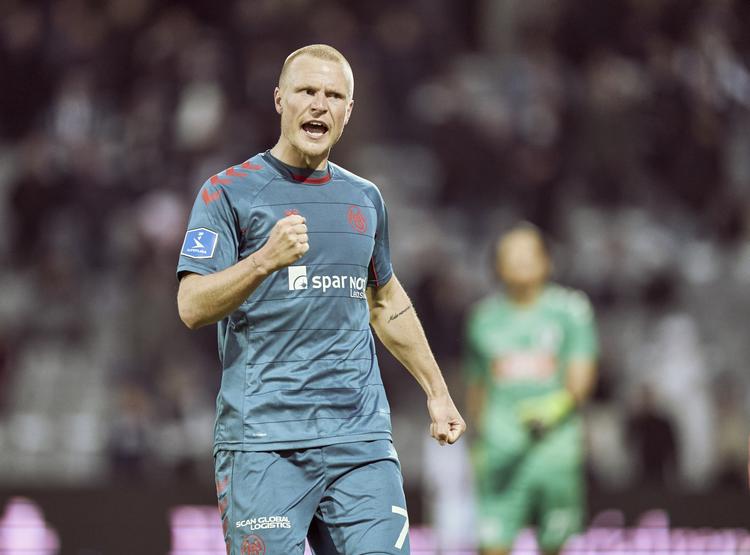 Oscar Hiljemarks hofte kan ikke holde til fodbold på højt niveau, så han fortsætter som assistenttræner. Foto: Claus Bonnerup/Claus Bonnerup