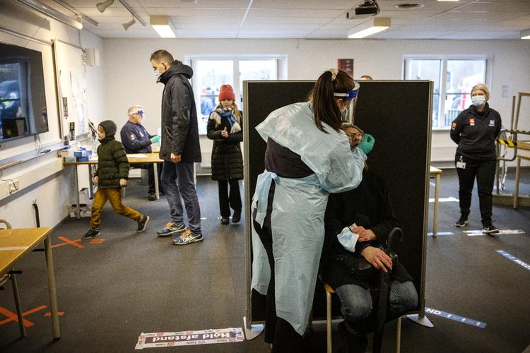 Falck oprettede blandt andet et lyntestcenter i Hvidovre. Billedet er fra december.  Foto: Jesper Houborg/POLFOTO