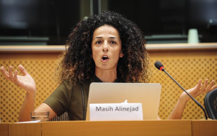 Nyhedsbureauet Reuters har fået bekræftet, at den amerikanskbaserede journalist og aktivist Masih Alinejad skulle være målet for bortførelsen. Med sin bevægelse "My Stealthy Freedom" opfordrer hun muslimske kvinder til ikke at bære hijab.  Foto: Wiktor Dabkowski/Ritzau Scanpix