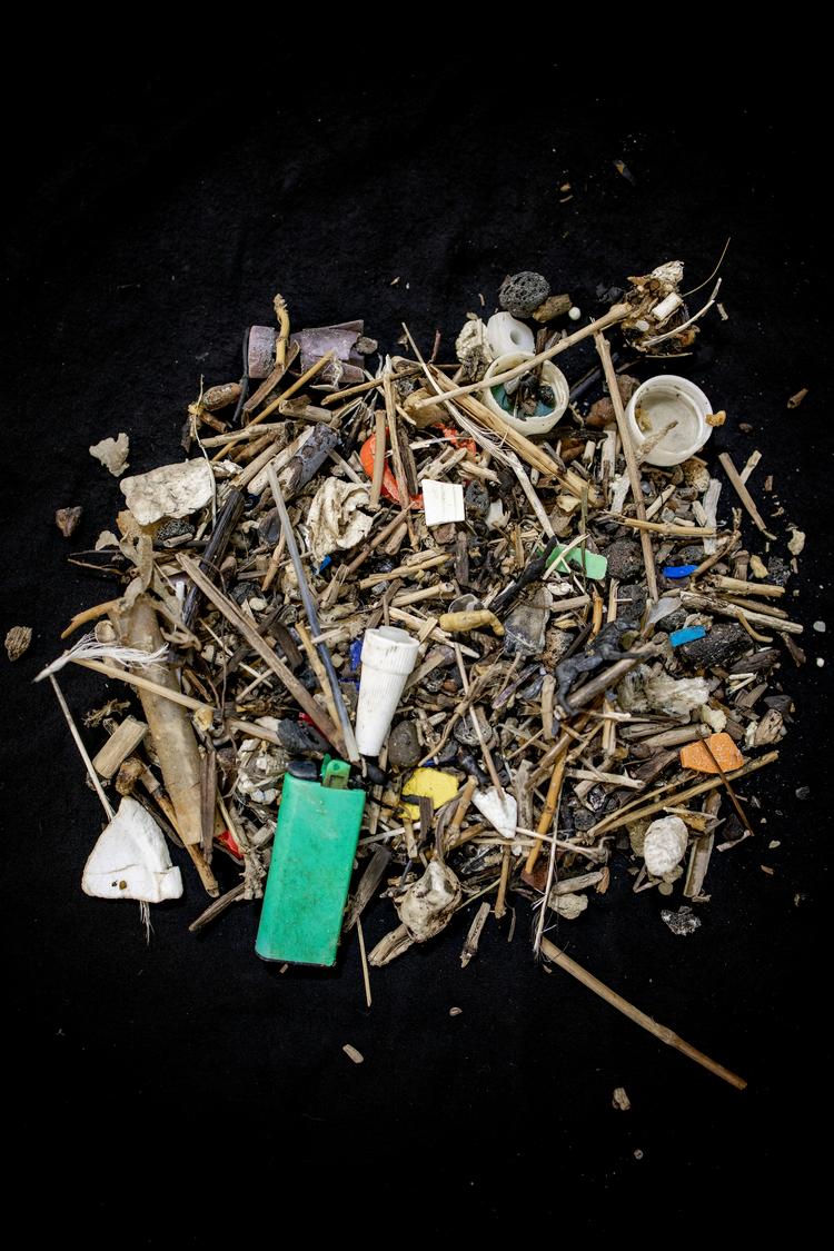  Dette er affald, som er fisket op i danske farvande. Arkivfoto Jesper Houborg