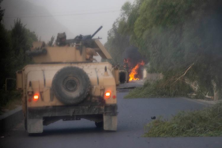 En af Danish Siddiquis seneste billeder fra opgøret mellem den afghanske hær og Taliban - her fra 13. juli 2021. Foto: Danish Siddiqui/Ritzau Scanpix
