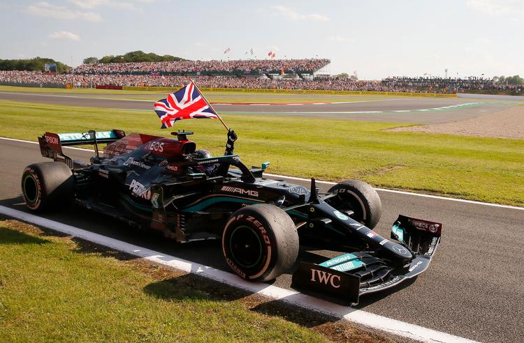 Lewis Hamilton var involveret i uheldet på første omgang, men kom i mål som vinder. Foto: Andrew Couldridge/Ritzau Scanpix