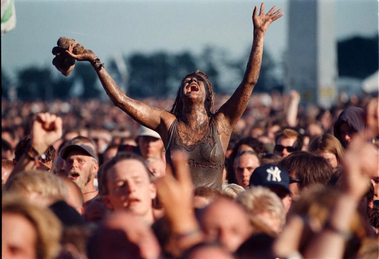 Når man ikke kan opleve Smatten på Roskilde Festival i virkeligheden, kan man altid tage toget til Roskilde og tage en shuttlebus fra stationen til udstillingen på Ragnarock. Foto: Kim Agersten/POLFOTO