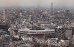 Det olympiske stadion i Tokyo har en facade af træ, som er  inspireret af verdens ældste træbygning, Horyuji-templet i Nara.
 Foto: Kai Pfaffenbach/Ritzau Scanpix
