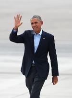    'Yes we can. En grånende Barack Obama hilser de omkringstående få måneder før sin afgang i 2016. Den anden valgperiode var vanskeligere end den første på grund af en ubønhørlig republikansk opposition. Foto: Isaac Brekken/Ritzau Scanpix