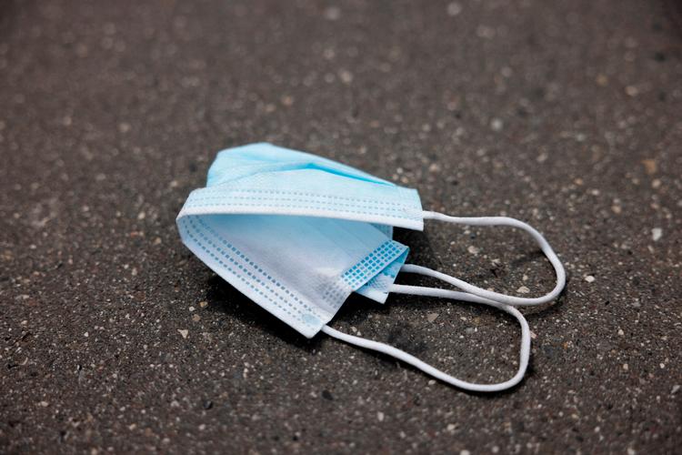 Mundbind er nu obligatorisk igen i St. Louis, der er det første område i USA til at genindføre mundbindet. Foto: Thomas Borberg/POLFOTO