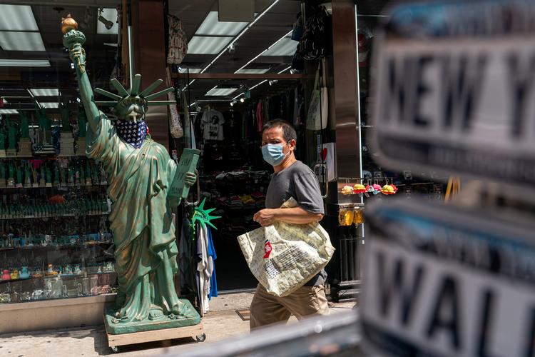 New York City og andre turistdestinationer savner desperat indtægterne fra udenlandske turister, men Biden-regeringen har endnu ikke meddelt en dato for ophævelse af indrejseforbuddet. Foto: Jeenah Moon/Ritzau Scanpix