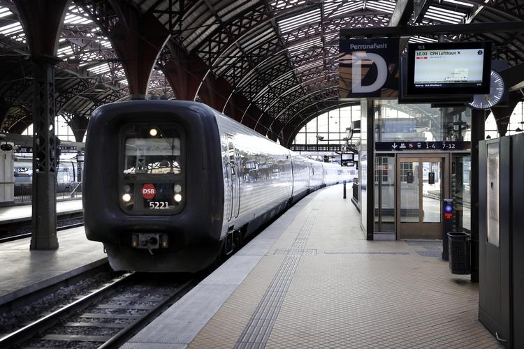 Signalfejl ved Slagelse Station giver bøvl for pendlere mandag morgen. Alle lyntog mellem Odense og København er aflyst.



 Foto: Jens Dresling/POLFOTO