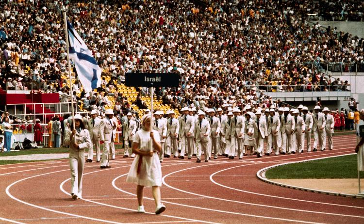Det er ikke nødvendigvis en gevinst at være værtsby for OL.. Her er det åbningen i Montreal i 1976, som blev en kostbar affære. Foto: Ukendt/AP