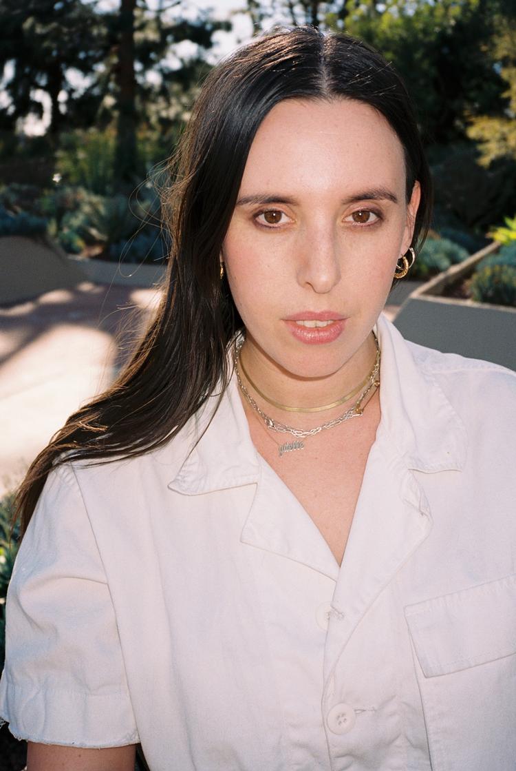 Emily Segal er trendforsker, og en af dem der fandt på udtrykket 'normcore'. Nu har hun udgivet en autofiktionel roman om tiden derefter.  Foto: Dana Boulos