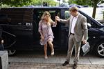     Dansk Folkepartis næstformand Morten Messerschmidt ankommer her med sin partner Dot Wessman til Retten i Lyngby inden dagens afhøringer. Foto: Philip Davali/Ritzau Scanpix