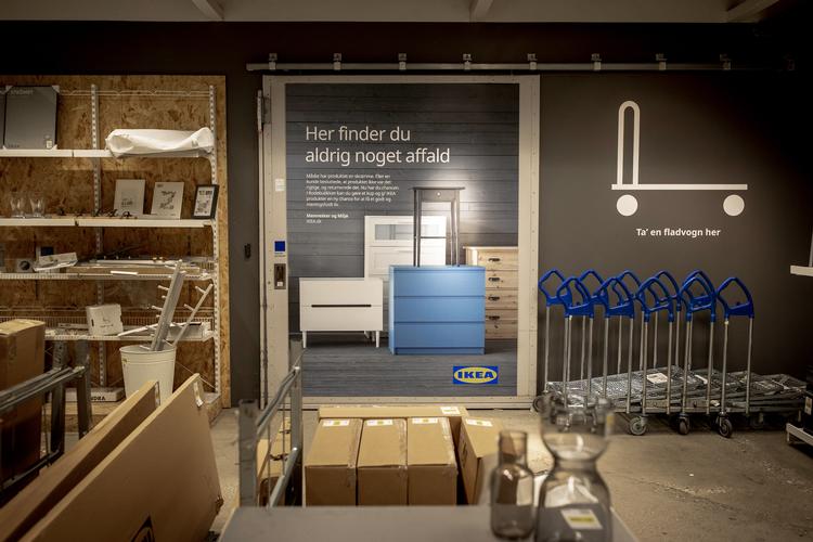 Intet skal gå til spilde, når Ikea producerer og sælger møbler i fremtiden, har møbelgiganten lovet. Men vil Ikea også forhindre overforbrug? Foto: Miriam Dalsgaard/POLFOTO