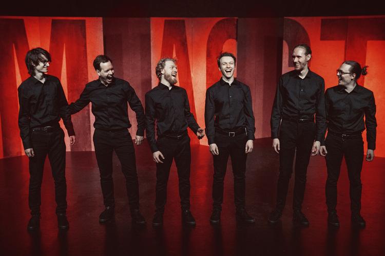 Sangen ’Sygeplejersken’ er skrevet, efter Dansk Sygeplejeråd har bedt satiregruppen Magt (billledet) lave et kreativt indslag, der kan bruges lørdag den 14. august, hvor sygeplejersker fra hele landet har varslet en demonstration foran Christiansborg. 