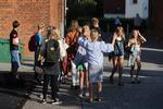 Der var glæde blandt børnene på Søborg Skole over at se klassekammeraterne igen på første dag i det nye skoleår. Foto: Finn Frandsen/POLFOTO