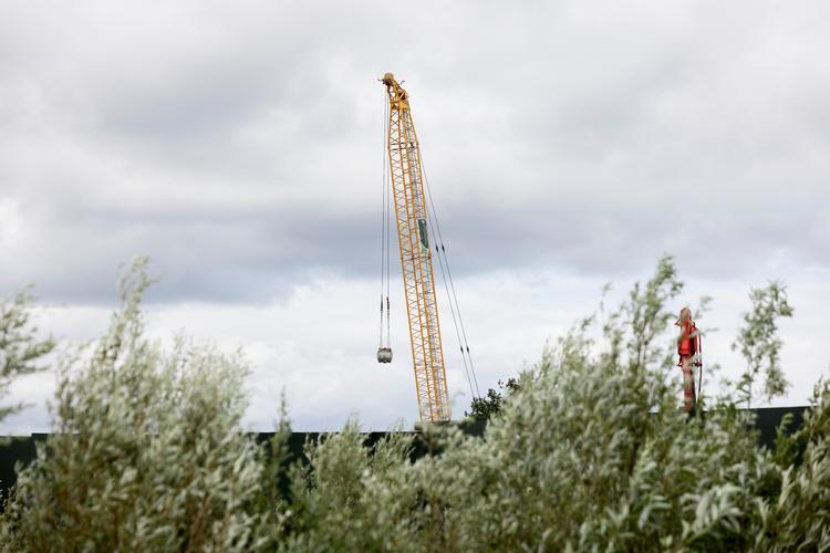 Arbejdet på Amager Fælled-byggepladsen fortsatte trods afgørelser fra Miljøklagenævnet og Planklagenævnet. Det fik miljøvenner til at gå til retten for at få standset byggeaktiviteterne. Foto: Nanna Navntoft