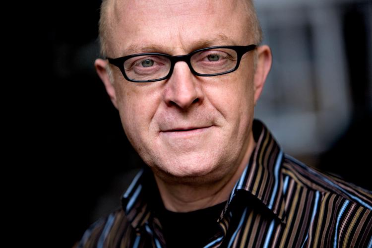 Selv i en alder af 64 år med fire årtiers erfaring som journalist virkede Flemming Christiansen som en, der hver dag vågnede en lille smule overrasket over, hvor meget han fik lov at være med til. Den afholdte Politiken-medarbejder gennem 35 år døde af kræft onsdag den 11. august.  Foto: Jacob Ehrbahn/POLFOTO