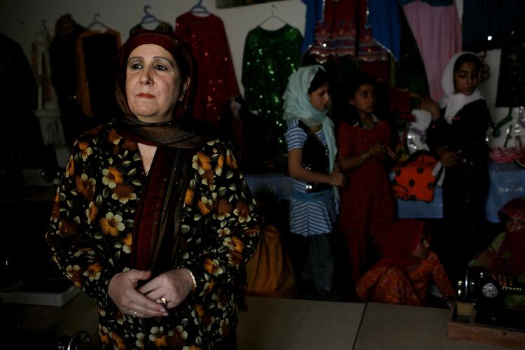 Frem til for få uger siden stod  Gulalai Sherzad i spidsen for kvindecenteret i byen Gereshk i Helmand. I årevis var Danmark ansvarlig for sikkerhed og genopbygning i området, og den uddannede jordemoder spillede en afgørende rolle for det dansk finansierede projekt. 
 Foto: Peter Hove Olesen/POLFOTO