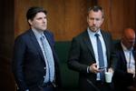 Mads Fuglede (tv.) er udlændingeordfører i Venstre, der ikke har fundet den juridiske løsning på, hvordan Jakob Ellemann-Jensens ønske om at udvise flere kriminelle kan foregå.  Foto: Jens Dresling/POLFOTO
