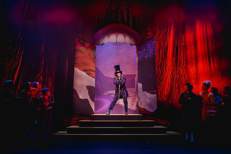 Den stort opsatte forestilling 'Charlie og Chokoladefabrikken' blev vist for udsolgte huse på Aarhus Teater i foråret men med med corona-restriktioner. Til vinter kommer forestillingen til Østre Gasværk i København, der formentlig får mulighed for at sælge alle pladser uden afstandskrav. Foto: Kasper Heden Andersen Foto: Kasper Heden Andersen
