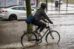 Mandag ser det især ud til, at den centrale del af Jylland fra Aarhus til Ringkøbing bliver drivvåd, men der forventes byger i hele landet. Foto: Anthon Unger
