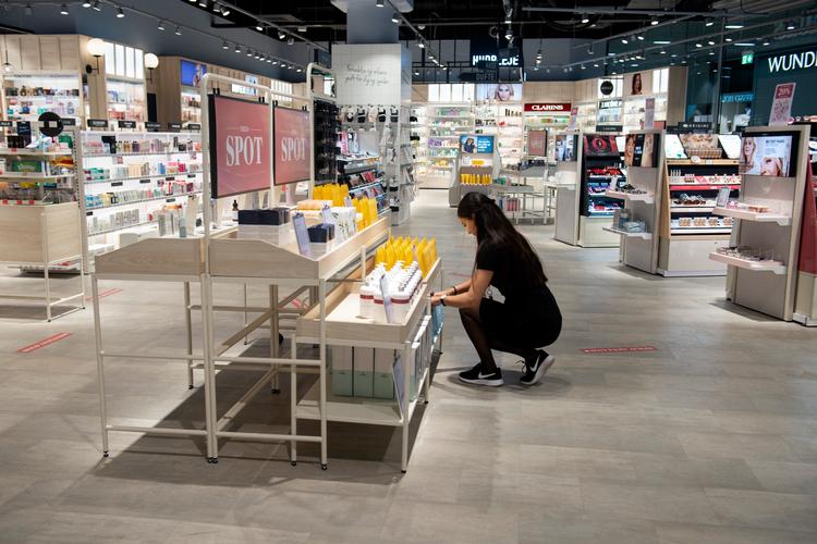 Matas har haft fremgang i salget af makeup og solcreme i foråret og første del af sommeren, hvor restriktionerne gradvist er blevet lempet. Foto: Marie Ravn/Marie Ravn