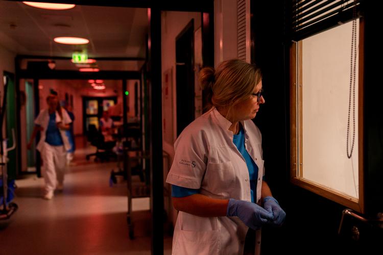 Mens andre forbund har skudt penge efter grundlønnen, har sygeplejerskerne satset anderledes. Nu kræver de en markant højere grundløn. Foto: Mads Nissen/POLFOTO