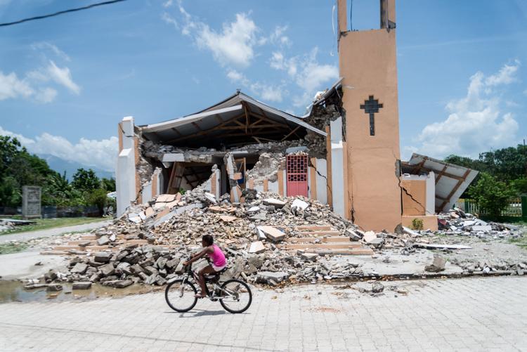 Jordskælvet har ramt det sydvestlige Haiti, hvor både større byer som Les Cayes og de mindre landsbyer er hårdt ramt.    Foto: Reginald Louissaint Jr/Ritzau Scanpix