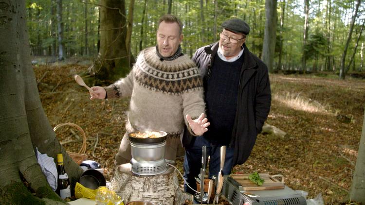 Der er så fuldt af sjov, inde i en skov – det synes brødrene Price i alle fald og giver den gas med onkelhumor og pjat.  Foto: Jakob Benjamin Snedevig