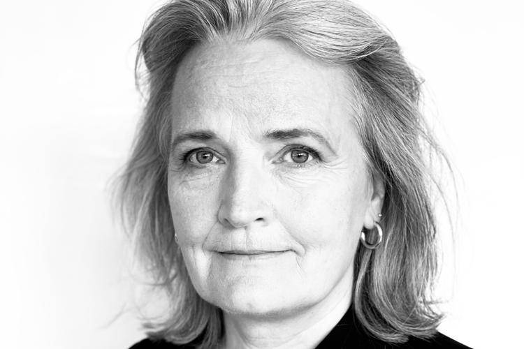 Tina Christiansen pendlede i mange år mellem Søborg og Sverige, fordi hun arbejdede for Ikea og boede med mand og datter og hund uden for København.  Foto: Frederikke Legaard