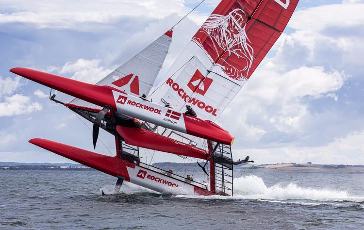 I tirsdags gik det galt, da den danske båd for første gang kæntrede, men selv om det så voldsomt ud, var det helt udramatisk. Foto: SailGP