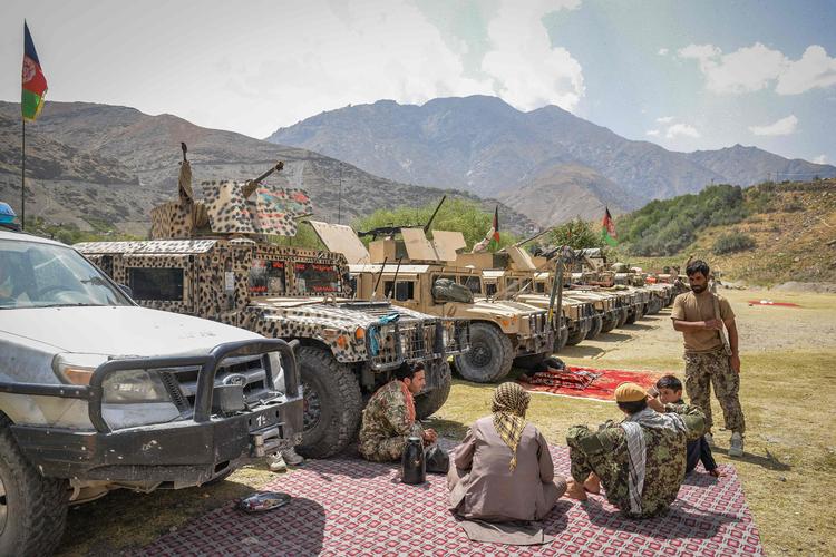 I bjergprovinsen Panjshir er bevæbnede afghanere klar til kamp mod Taleban.  Foto: Ahmad Sahel Arman/Ritzau Scanpix