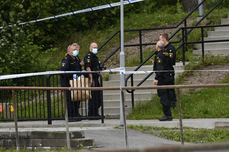 Lærers tilstand er stabil efter knivangreb på skole i Eslöv. Anholdt dreng ville ikke dræbe, siger hans advokat. Foto: Johan Nilsson/Ritzau Scanpix