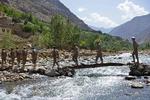 Den afghanske provins er omringet af bjerge, hvilket gør den svært tilgængelig. Flere tidligere ansatte i den afghanske sikkerhedsstyrke er taget til provinsen for at kæmpe mod Taleban.  Foto: Ahmad Sahel Arman/Ritzau Scanpix