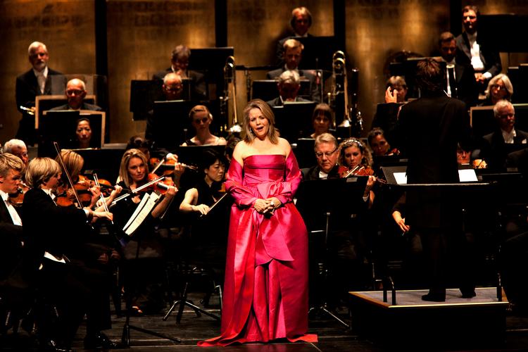 Renée Fleming fotograferet, da hun i 2011 sang i Tivolis Koncertsal. Denne gang kunne der ikke tages billeder.  Arkivfoto Per Folkver
