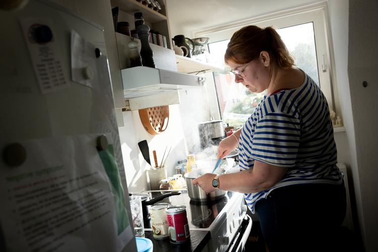 22-årige Victoria Olesen har flere psykiske diagnoser, som har sendt hende ind og ud af det offentlige system i mange år.  Foto: Mads Nissen/POLFOTO