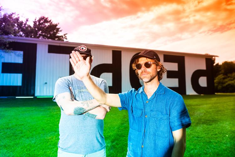Aaron Dessner (t.h.) og Justin Vernon er de to musikalske legekammerater bag Big Red Machine.  