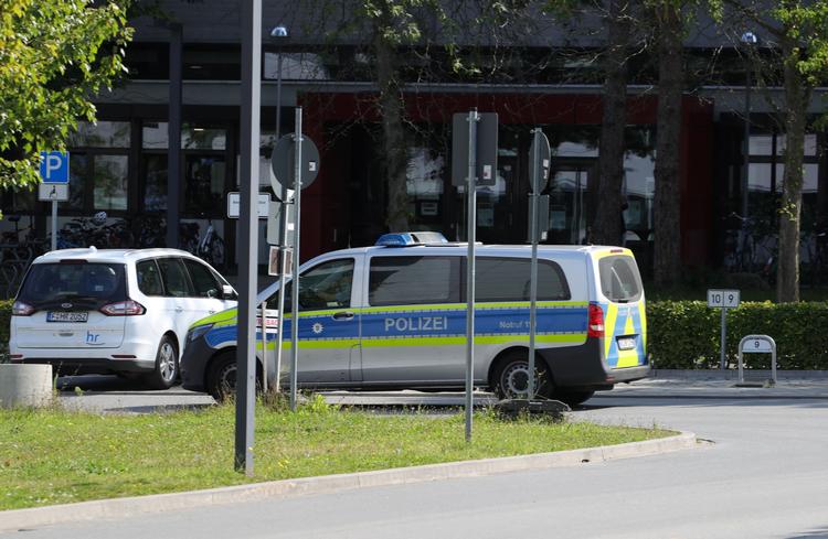 Syv mennesker fik symptomer på forgiftning efter at have drukket mælk eller vand på universitetet  Darmstadts Tekniske Universitet. De første tegn på sygdom kom midt på dagen mandag, da flere personer blev utilpasse, og deres hud mistede farve. Tysk politi har indledt en efterforskning af et formodet drabsforsøg. Foto: Armando Babani/Ritzau Scanpix