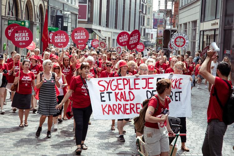 Tirsdag var sygeplejerskerne igen på gaden for at demonstrere. Foto: Christian Lykking