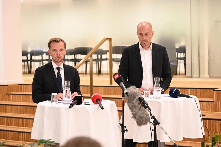 Beskæftigelsesminister Peter Hummelgaard (S) og sundhedsminister Magnus Heunicke (S) afholder pressemøde om konflikten på sygeplejerskeområdet, i Beskæftigelsesministeriet. Foto: Philip Davali/Ritzau Scanpix
