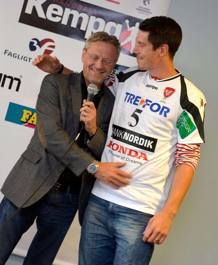 Sådan så det ud, da Jens Boesen (til venstre) hentede en af verdens bedste spillere, svenskeren Kim Andersson til Kolding. Den handel var den foretagsomme Boesen meget tilfreds med. Foto: Lars Poulsen/POLFOTO